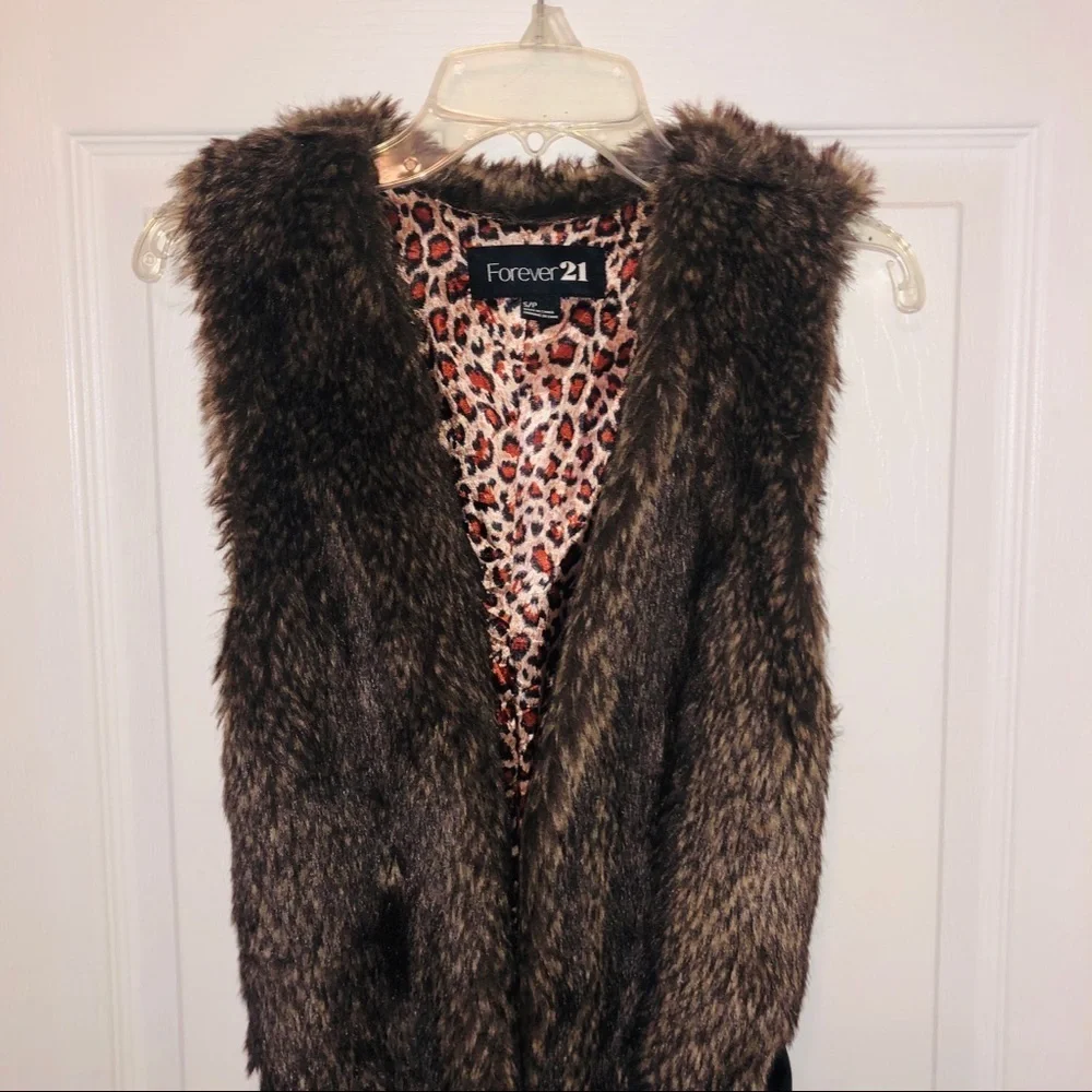FOREVER 21 faux vegan fur furry brown vest with leather belt size small